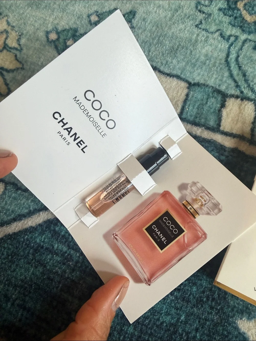 NEW CHANEL Coco Mademoiselle Absolu Trial Samples (4) with White Camellia Bag